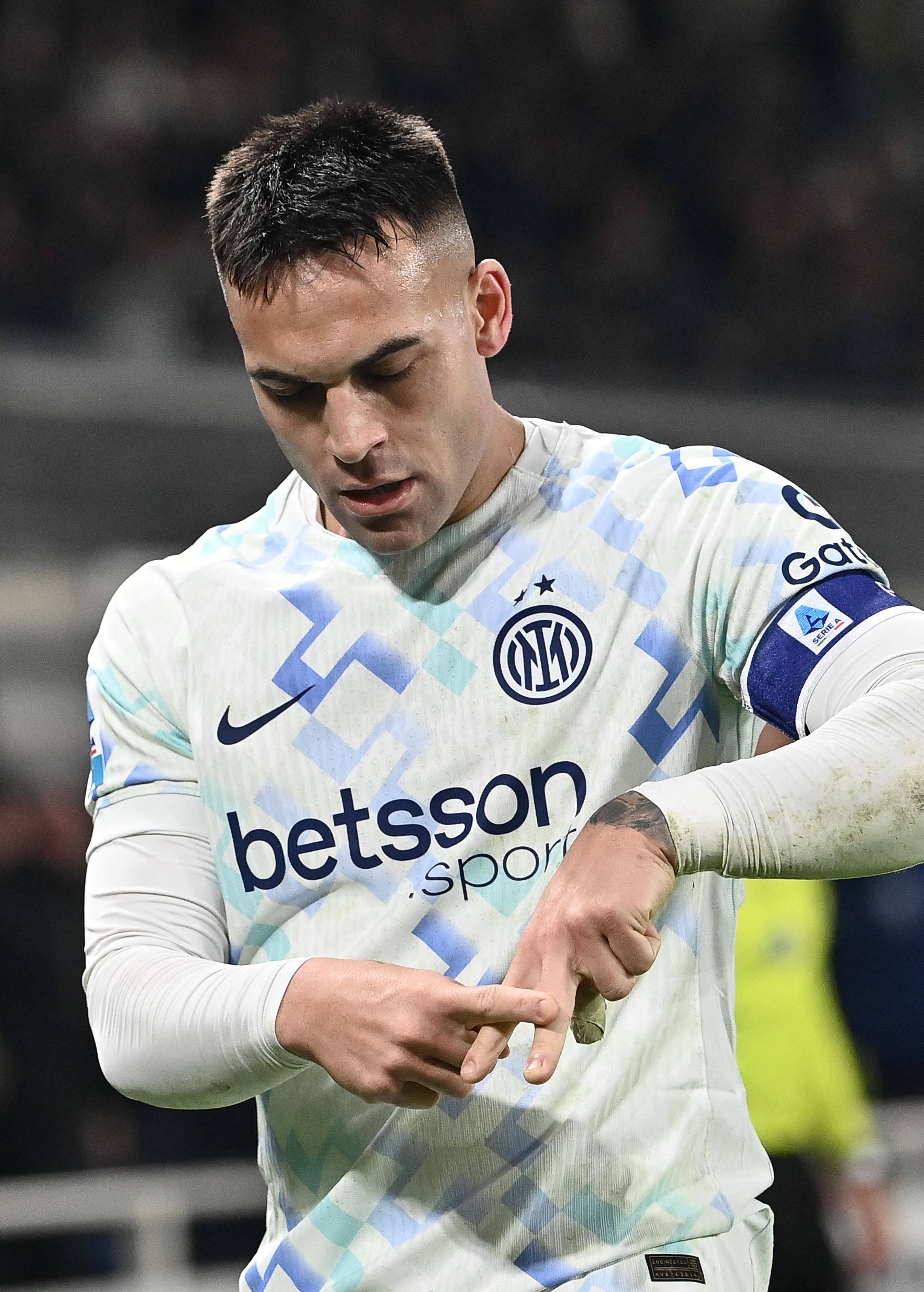 爱游戏-亚特兰大围绕社区盾强势反弹曼城主帅复盘备战意甲之后，布莱顿内部沟通备战中超