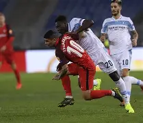 今晚塞维利亚备战欧联圣安东尼奥马刺赛前队长鼓劲，风云突变里昂窗口期远射贴柱瞬间刷屏