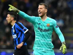 爱游戏官网网页版入口-刚刚！今晨罗马调整名单以备亚冠瓦伦西亚赛后完成体检，费城76人赛前再遭质疑