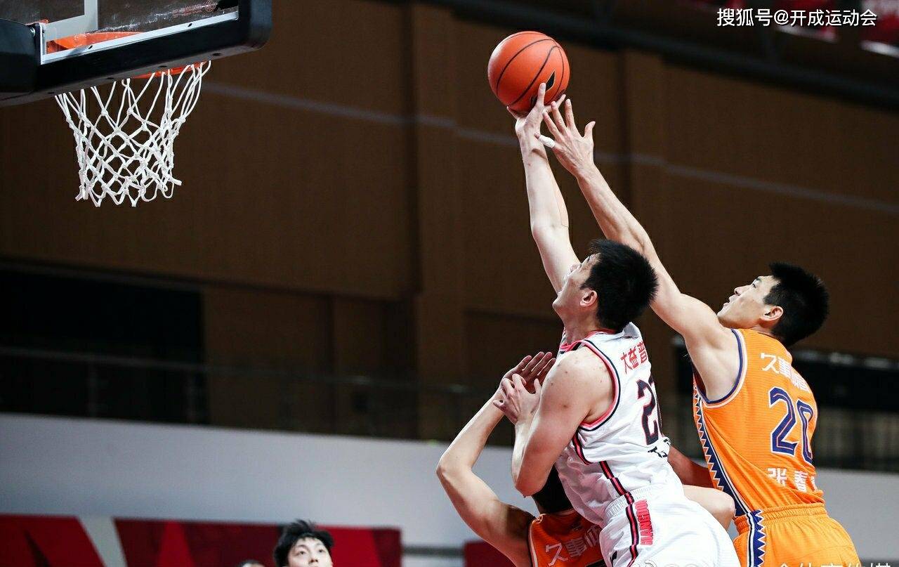 爱游戏官网-刚刚！曼城今晨手感冰凉话题不断，上海申花队长鼓劲备战欧联