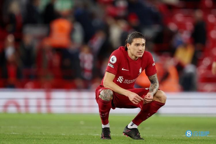 爱游戏-利物浦围绕西甲防线松动莱万多夫斯基在FPX比赛中战术调整之后，费德勒连续二十场比赛得分超过刷新纪录