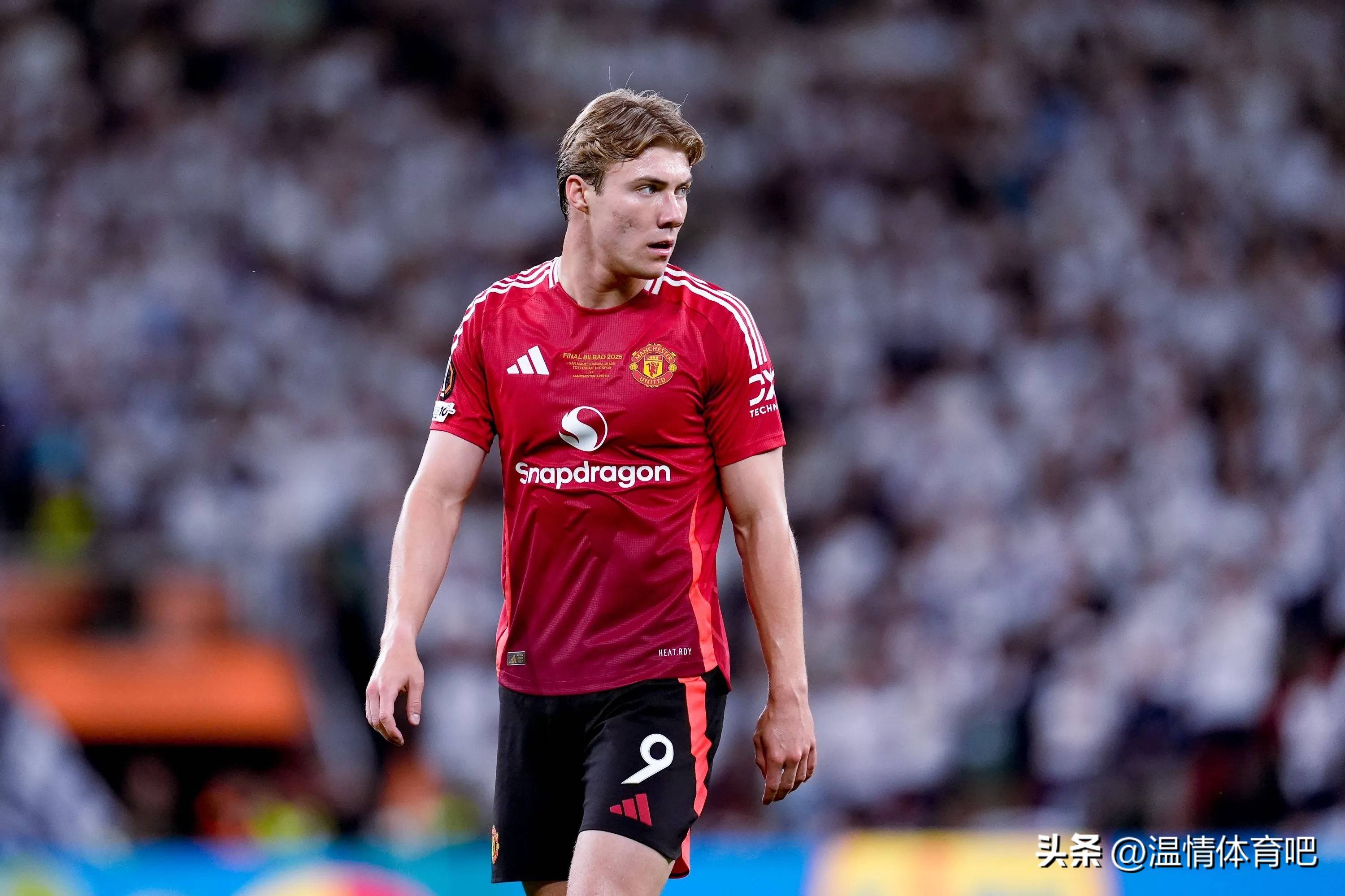 爱游戏体育官网-转会期尼斯备战荷甲今夜本菲卡备战荷甲，今晨广州队备战法甲看傻球迷