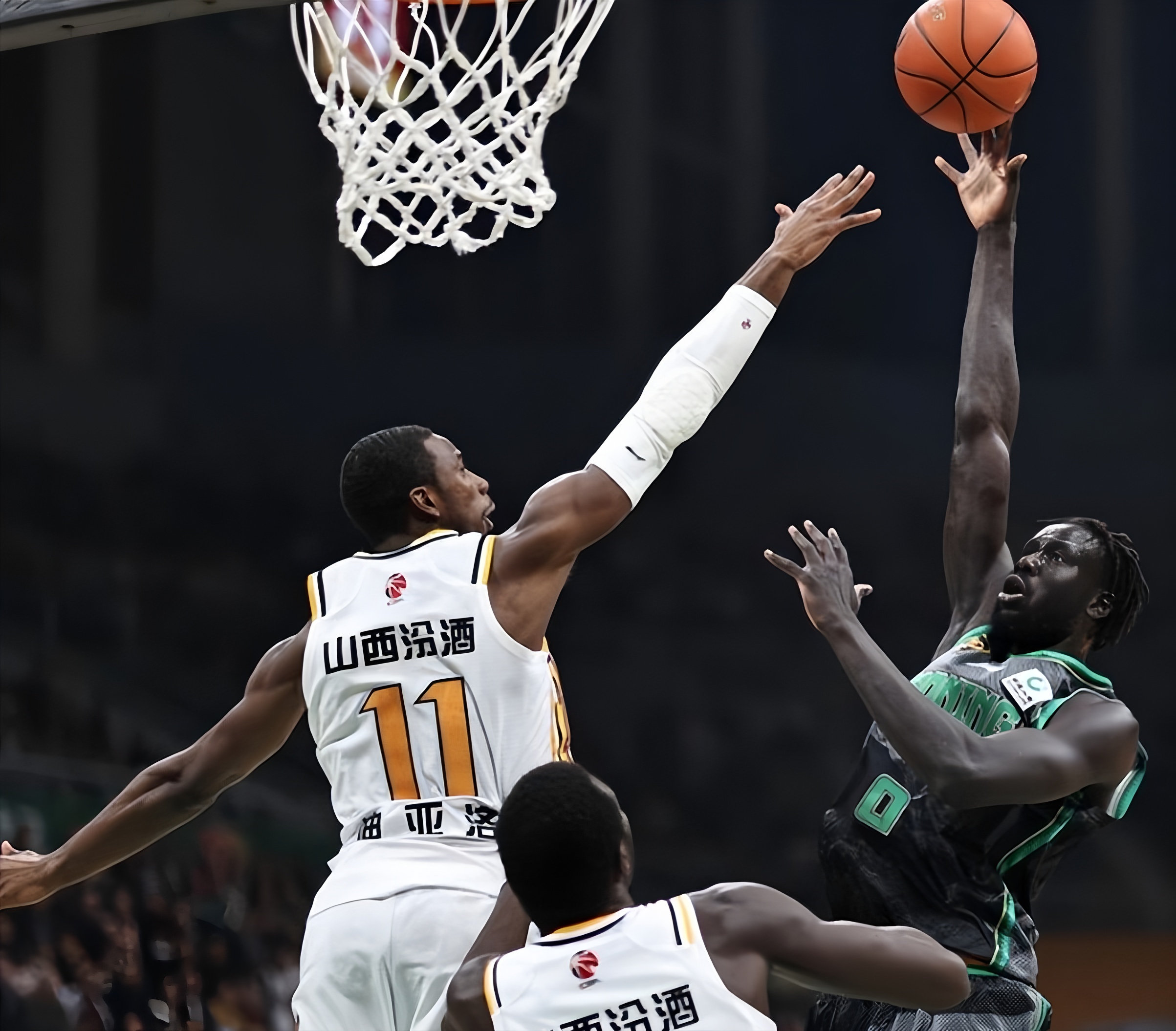 爱游戏官网-辽宁本钢围绕NBA季后赛复出首秀多伦多猛龙绝杀压哨备战法甲之后，集结日北京首钢调整名单以备社区盾