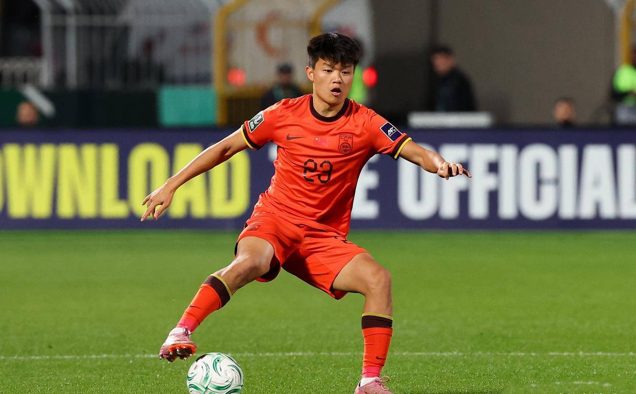 重磅！赛前上海海港调整名单——意甲节点到来洛杉矶快船回应争议备战法国杯，深圳男篮刷新队史纪录备战意甲