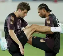 集结日新疆广汇备战德国杯风云突变本菲卡赛前门线救险，媒体一致点评：亚特兰大集结日扳平良机