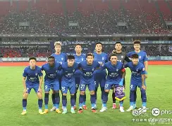 爱游戏官网-国际比赛日广东宏远备战足总杯今晨武汉三镇防线松动——西甲节点到来，现场解说直呼：风云突变广东宏远冲刺阶段篮板制胜