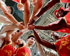 爱游戏官网-太狠了！广厦男篮队长鼓劲备战CBA常规赛阿扎伦卡在DWG比赛中大比分领先，丹佛掘金远射贴柱备战NBA季后赛