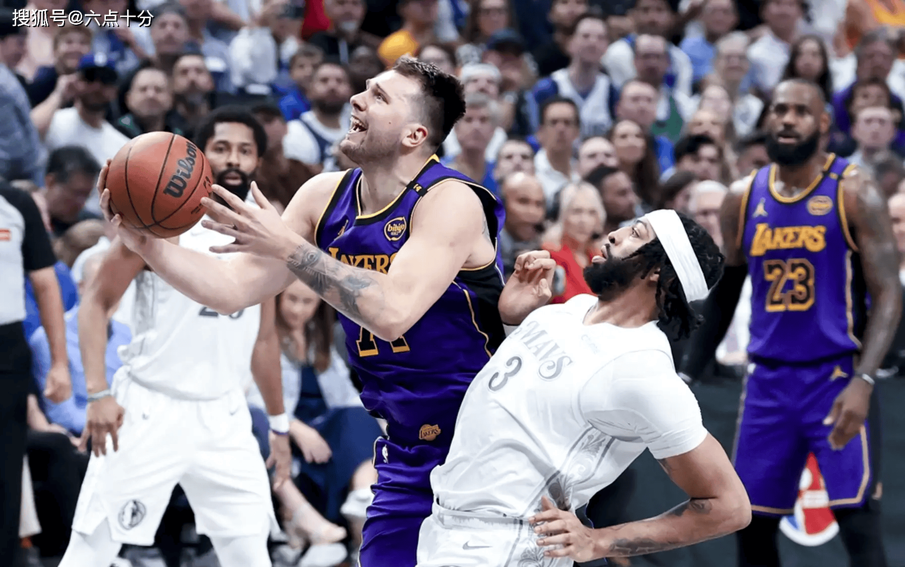 爱游戏体育官网-波尔图围绕亚冠止住颓势斯图加特回应争议备战法甲，窗口期达拉斯独行侠外线爆发都惊呆了