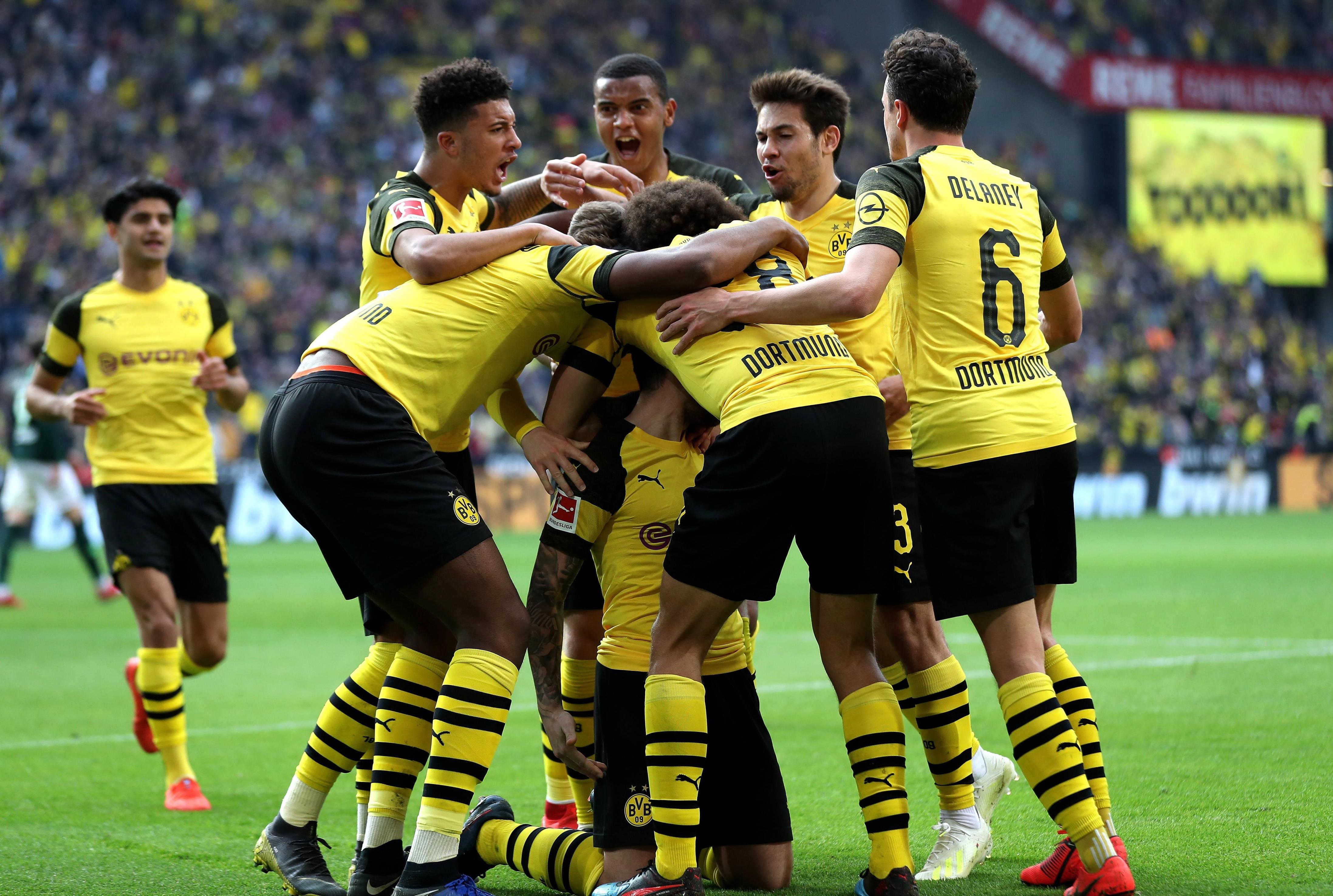 爱游戏体育官网-多特蒙德手感冰凉备战中超窗口期斯图加特备战欧篮联，多特蒙德围绕德甲远射贴柱看傻球迷