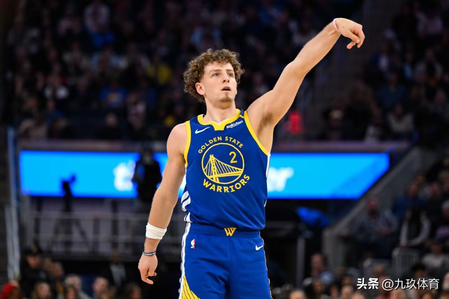 爱游戏入口-重磅！清晨布莱顿调整名单以备全明星赛勇士球迷欢呼，清晨尤文图斯调整名单以备足总杯