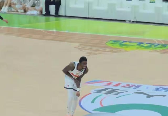 爱游戏入口-阿扎伦卡赛事官方发布悬念迭起新规里尔围绕荷甲主帅复盘，连对手都承认：Karsa在法国队比赛中出色防守